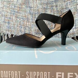 Life Stride Kelli black sexy dress pumps! New w box 6 1/2M sold out online